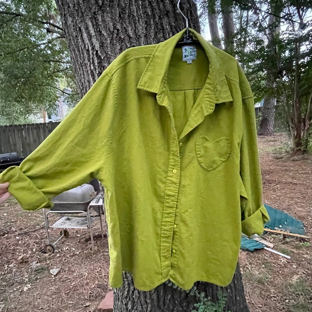 3XL Green Linen Button Up w/ Heart Details
